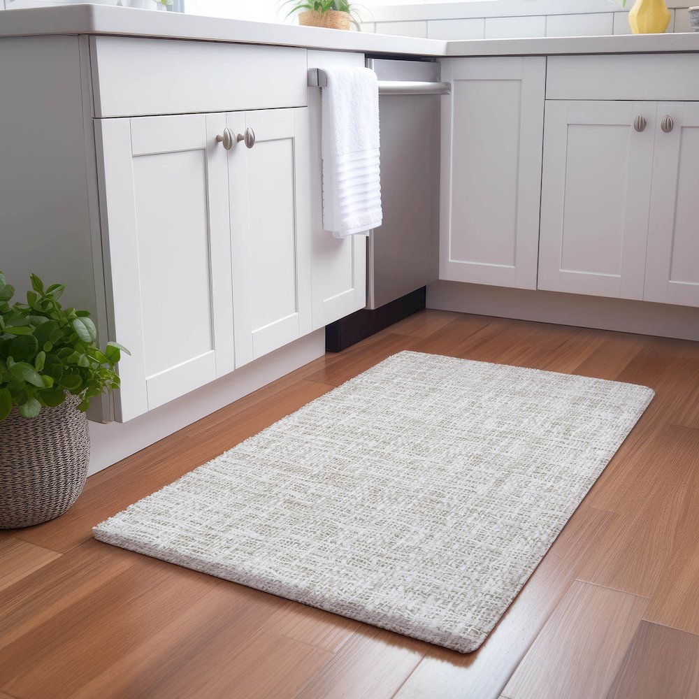 Luxury Washable Voyage VY1 Ivory 1'8" x 2'6" Rug. Picture 5