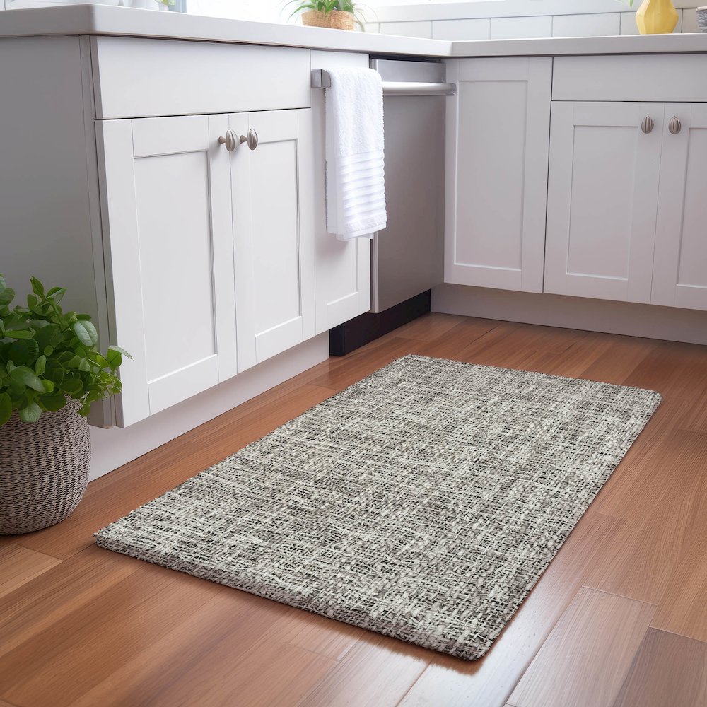 Luxury Washable Voyage VY1 Ivory 1'8" x 2'6" Rug. Picture 5