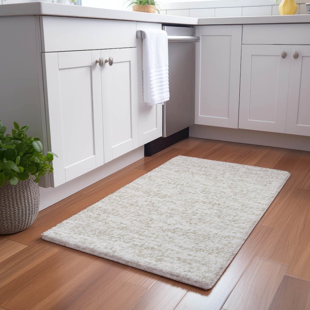 Luxury Washable Voyage VY2 Ivory 1'8" x 2'6" Rug. Picture 5
