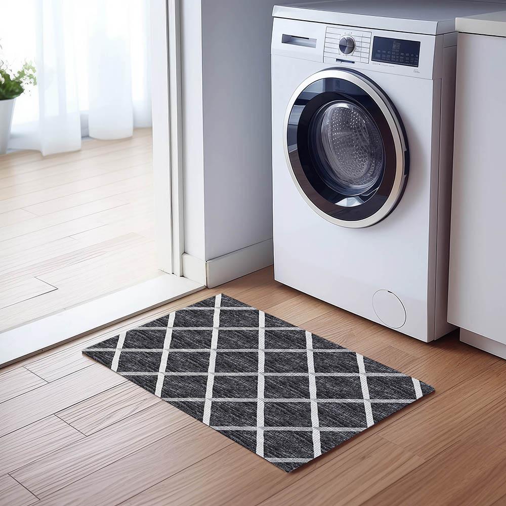 Indoor/Outdoor York YO1 Black Washable 1'8" x 2'6" Rug. Picture 6