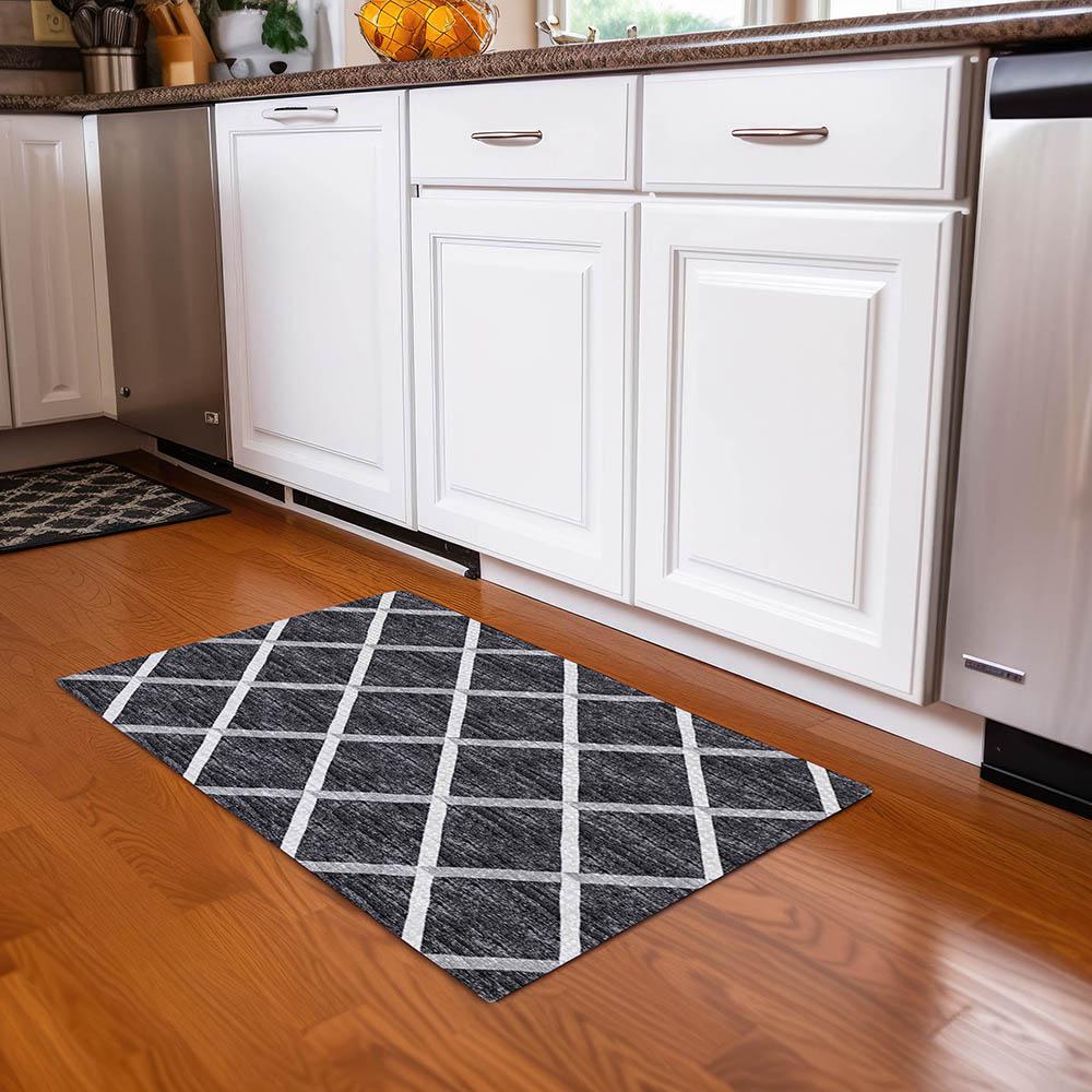 Indoor/Outdoor York YO1 Black Washable 1'8" x 2'6" Rug. Picture 7