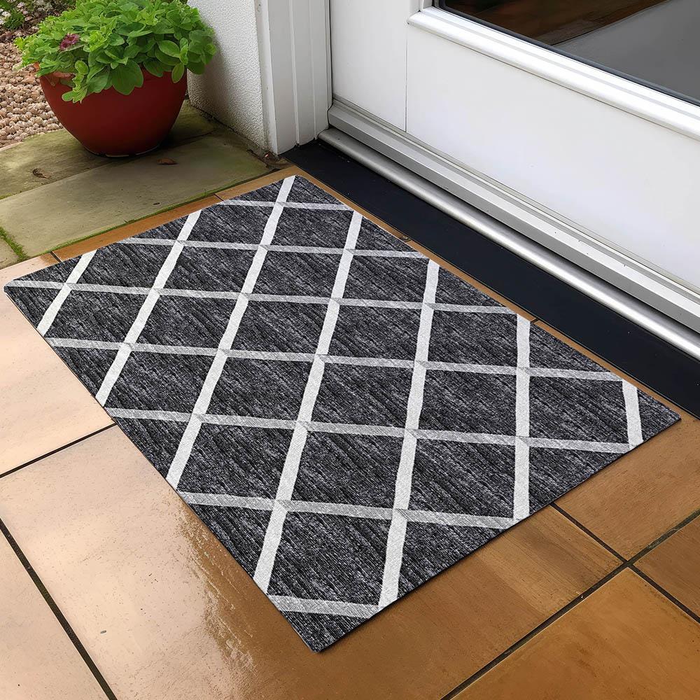 Indoor/Outdoor York YO1 Black Washable 1'8" x 2'6" Rug. Picture 8