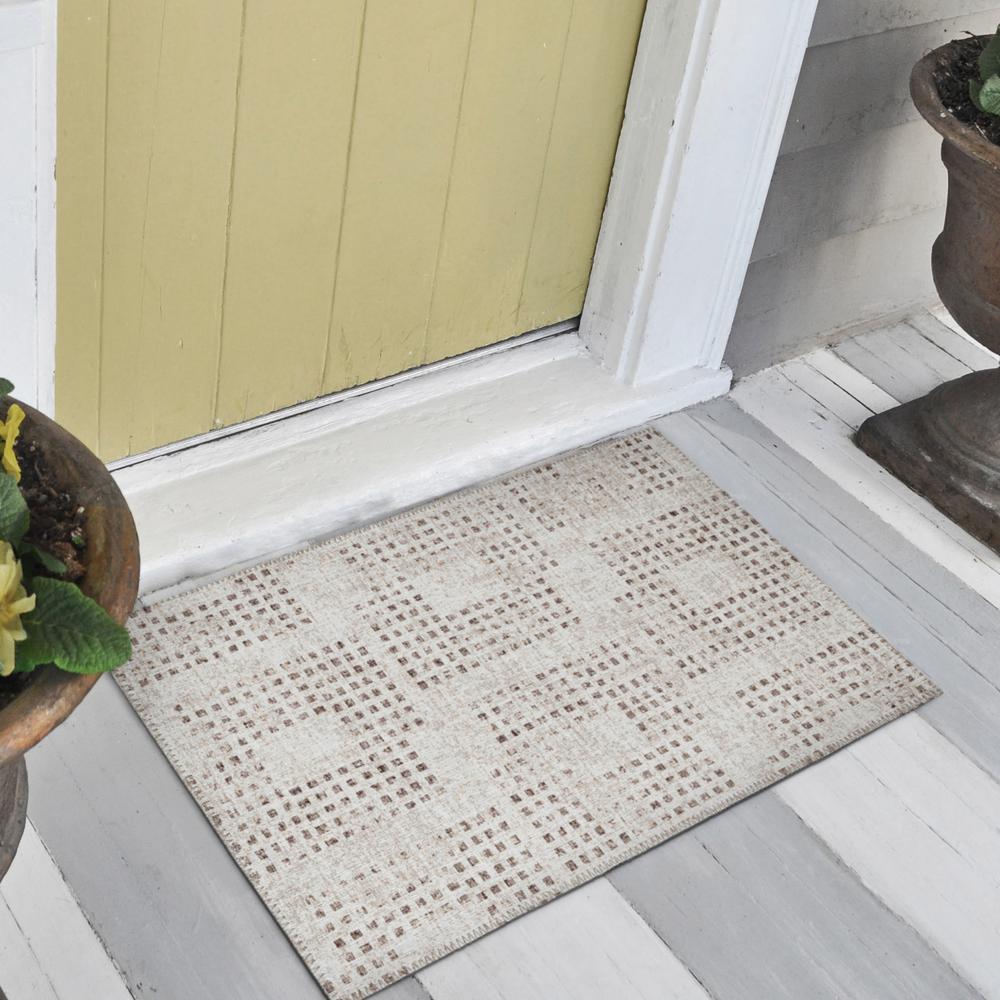 Eleanor Beige Contemporary Geometric 1'8" x 2'6" Accent Rug Beige AER31. Picture 1