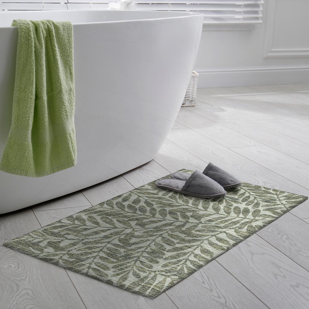 Yuma Green Coastal Floral 1'8" x 2'6" Accent Rug Green AYU35. Picture 1