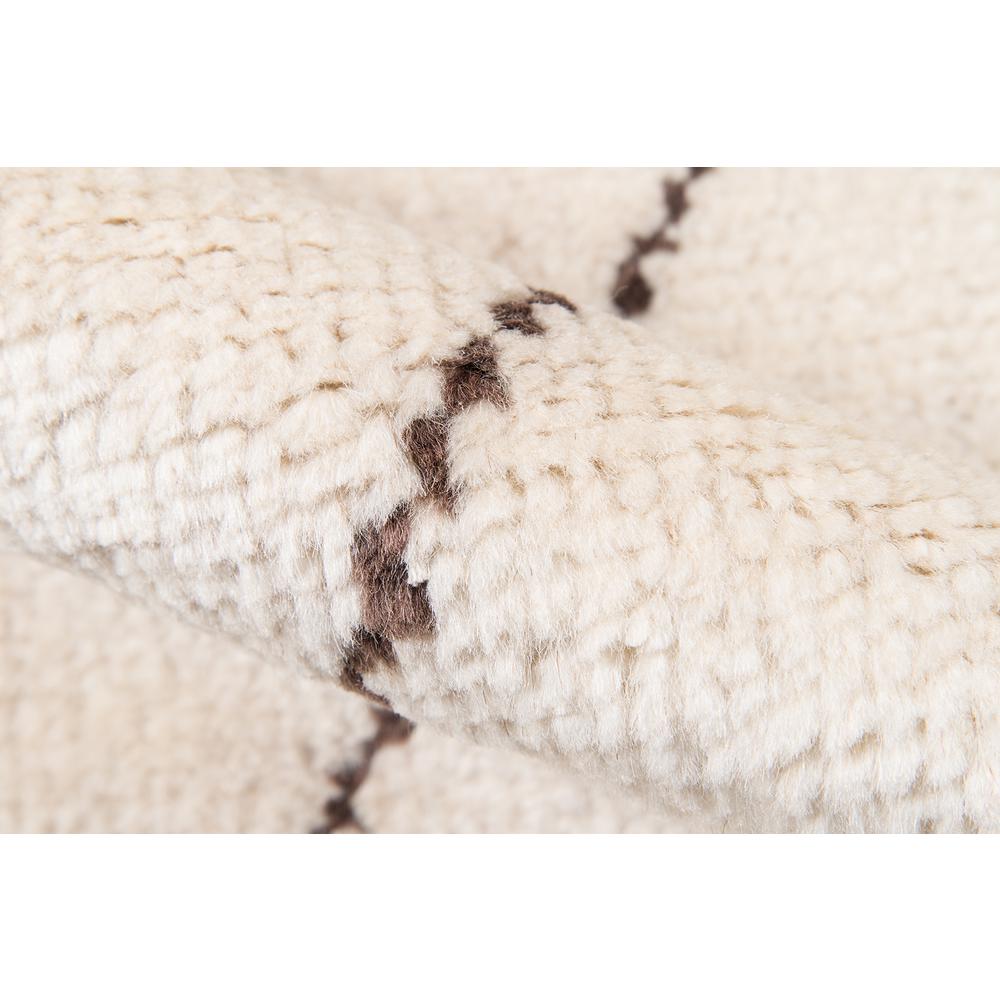 Transitional Runner Area Rug, Ivory, 2'3" X 8' Runner. Picture 4