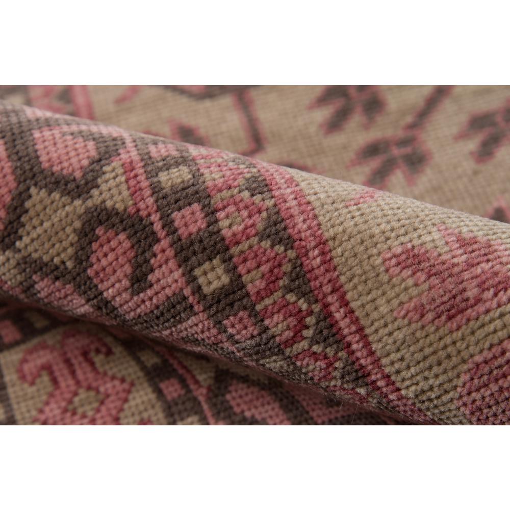 Traditional Rectangle Area Rug, Pink, 3'9" X 5'9". Picture 4