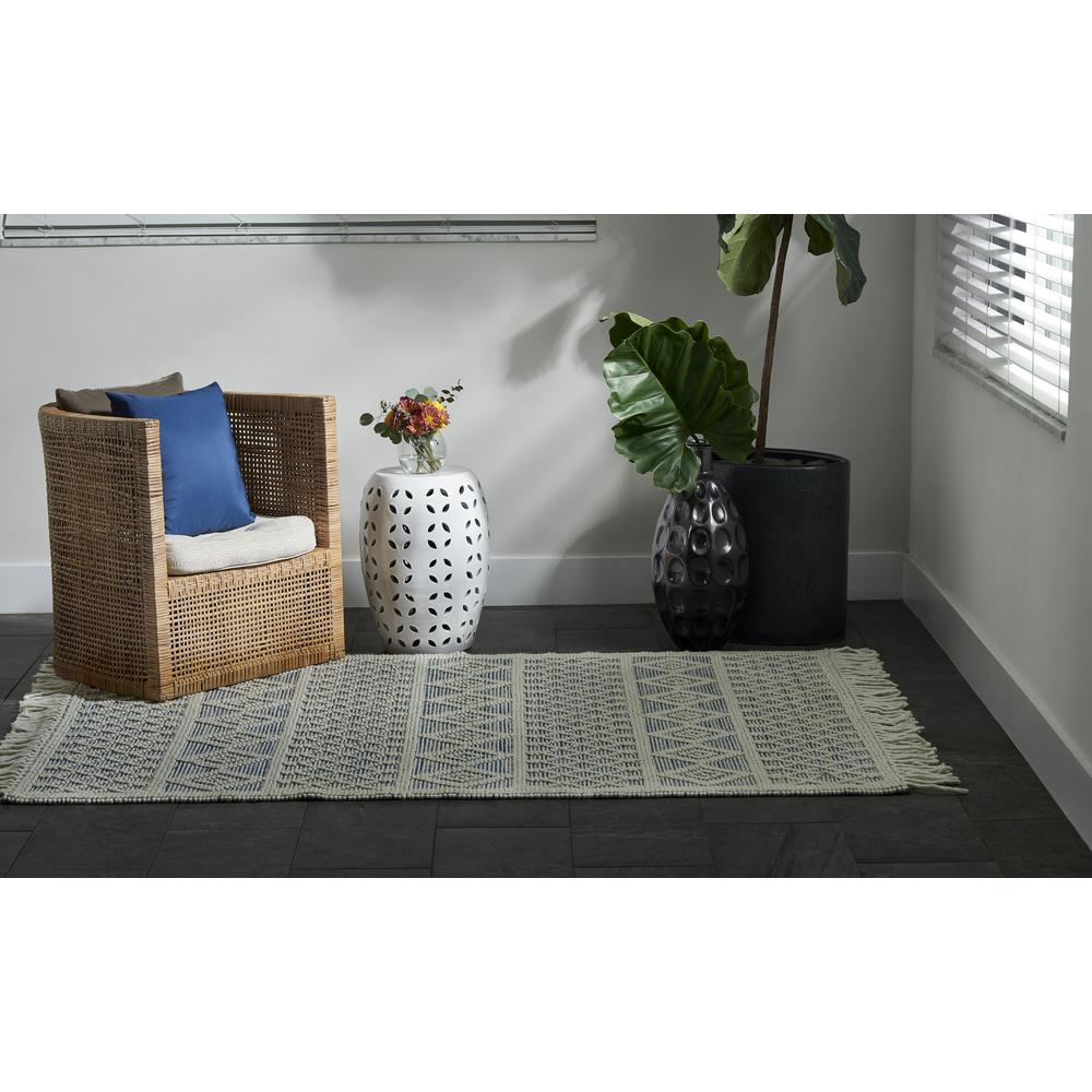 Contemporary Rectangle Area Rug, Blue, 2' X 3'. Picture 5
