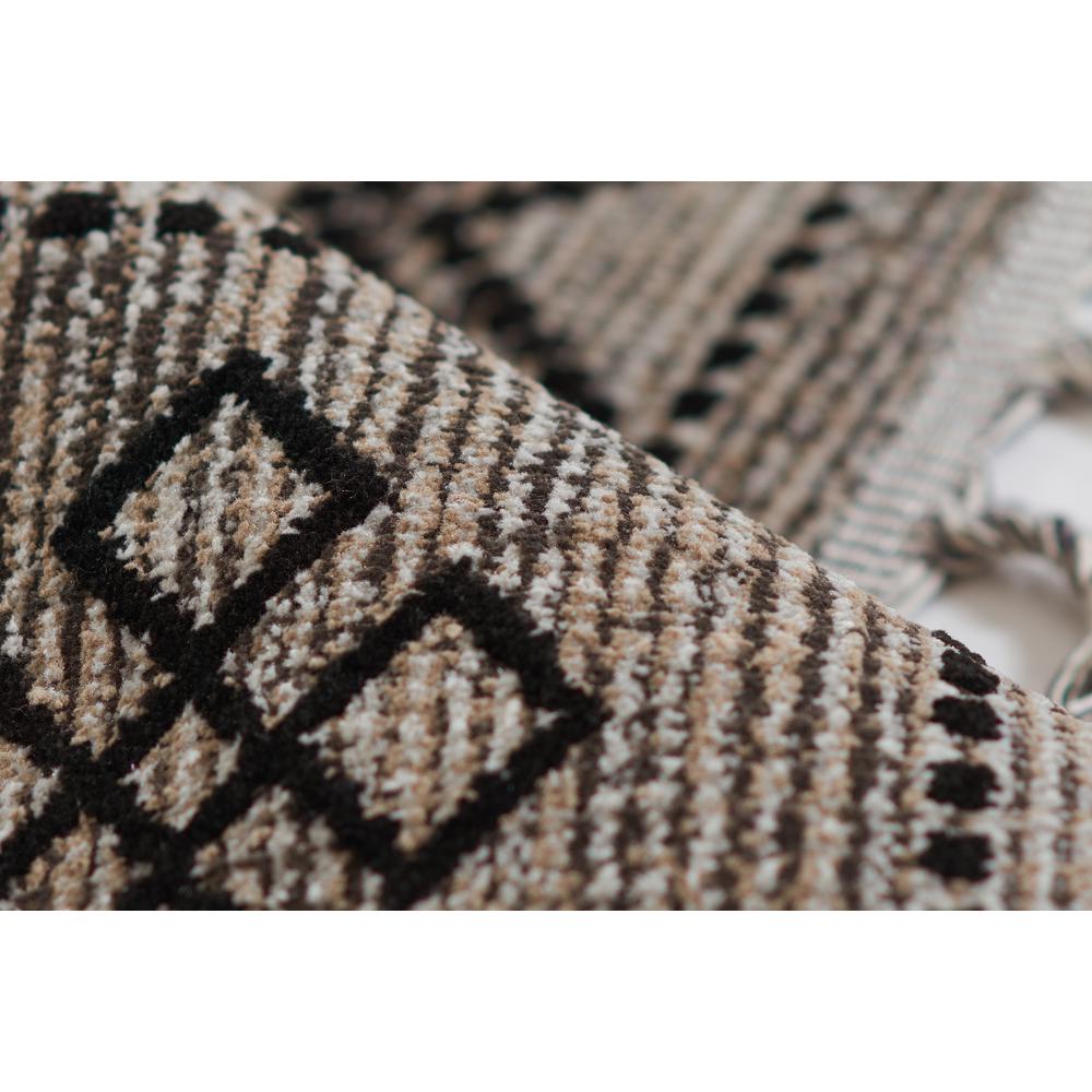Contemporary Rectangle Area Rug, Black, 5'3" X 7'6". Picture 4