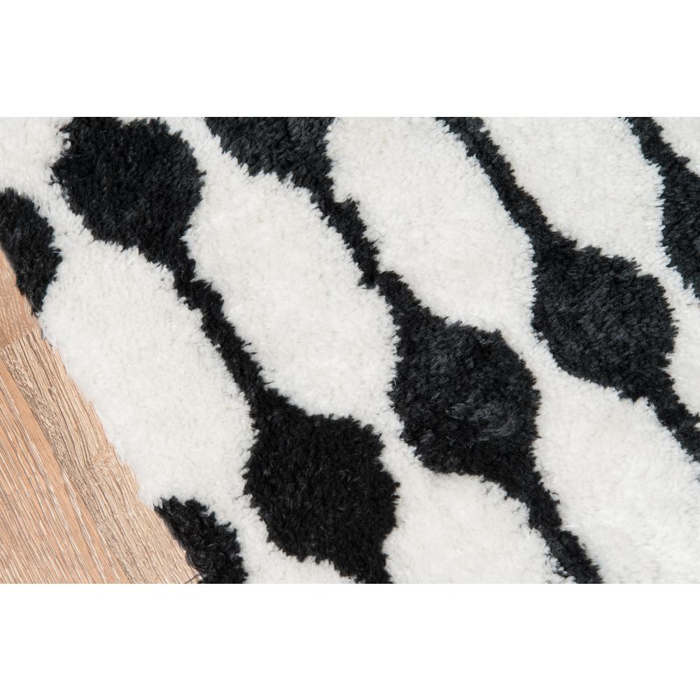Modern Runner Area Rug, Black, 2'3" X 7'6" Runner. Picture 3