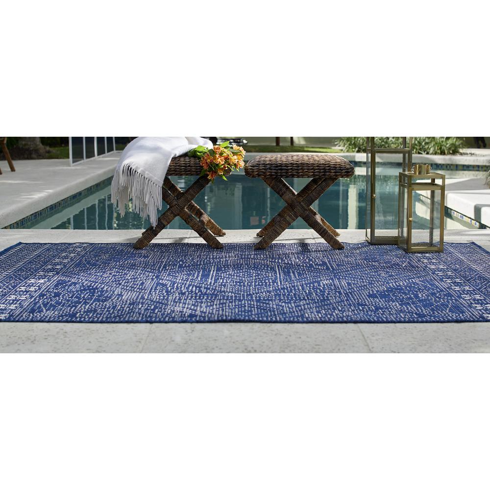 Transitional Runner Area Rug, Navy, 2'7" X 7'6" Runner. Picture 11