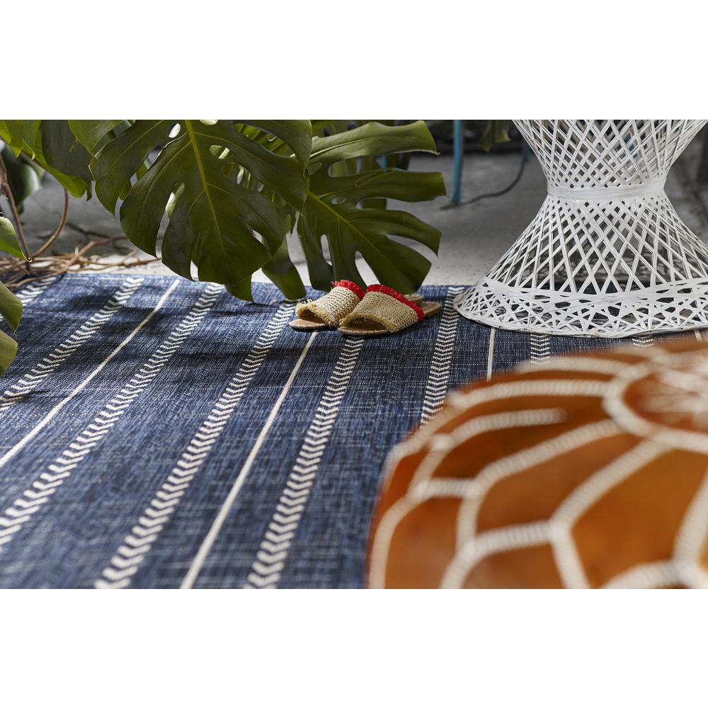 Transitional Runner Area Rug, Navy, 2'7" X 7'6" Runner. Picture 10