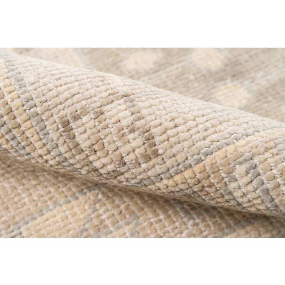 Traditional Rectangle Area Rug, Beige, 5'6" X 8'6". Picture 4