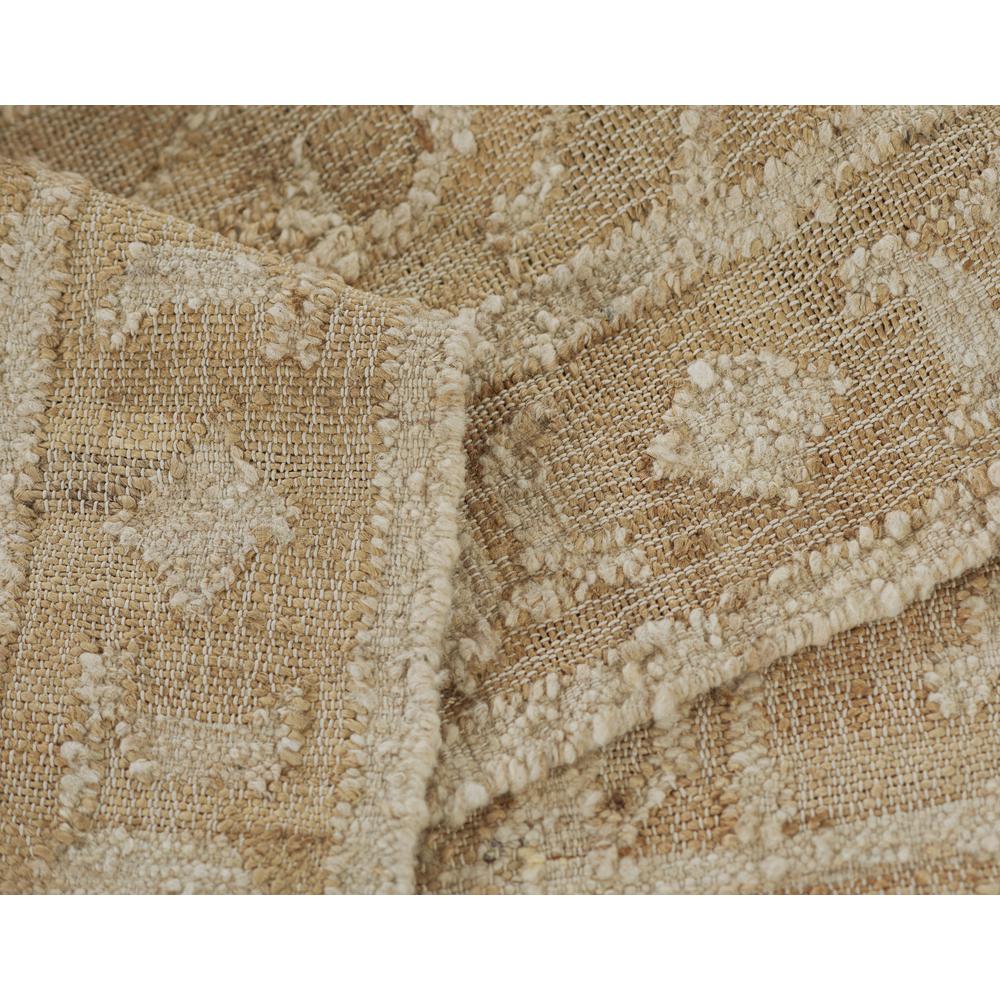 Traditional Rectangle Area Rug, Ivory, 5'3" X 7'6". Picture 9