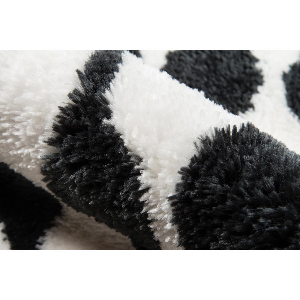 Modern Rectangle Area Rug, Black, 3'6" X 5'6". Picture 4