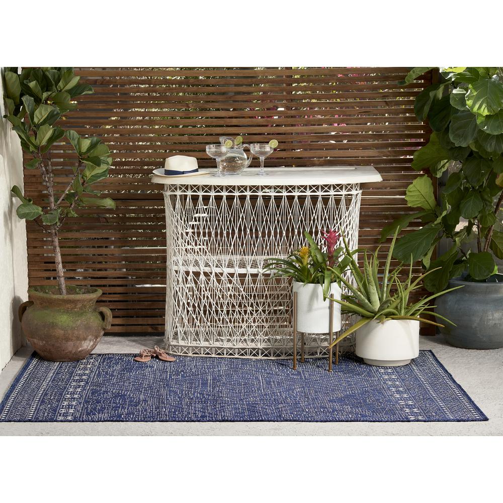 Transitional Rectangle Area Rug, Navy, 3'3" X 5'. Picture 9