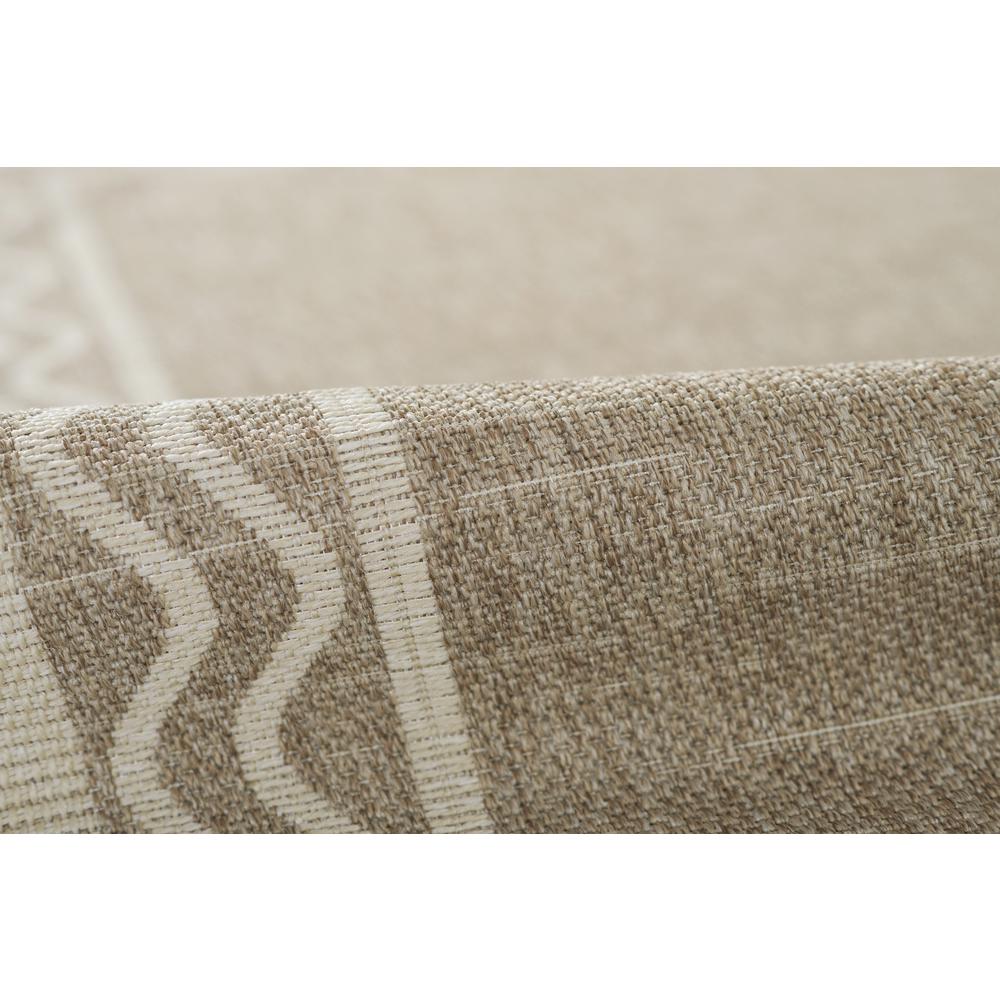 Contemporary Rectangle Area Rug, Grey, 5'3" X 7'. Picture 4