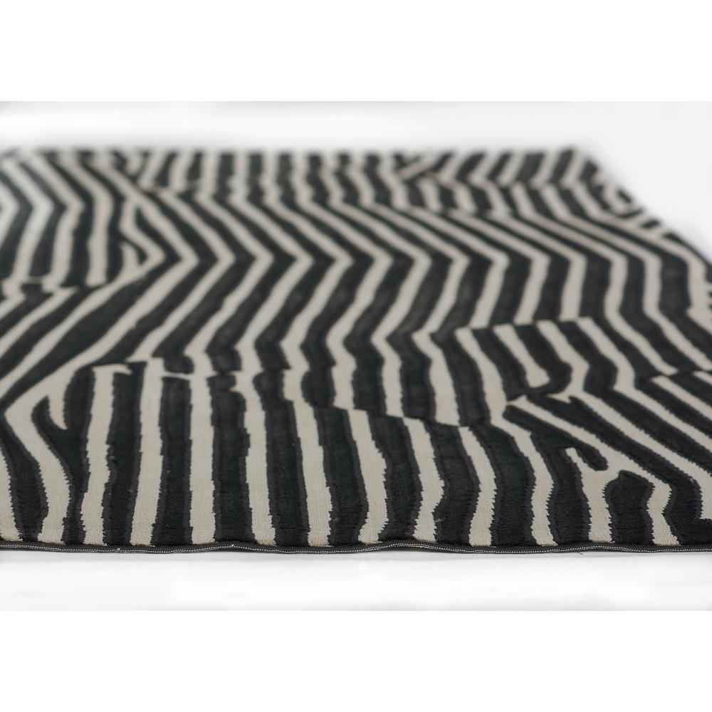 Contemporary Rectangle Area Rug, Black, 3'11" X 5'7". Picture 6
