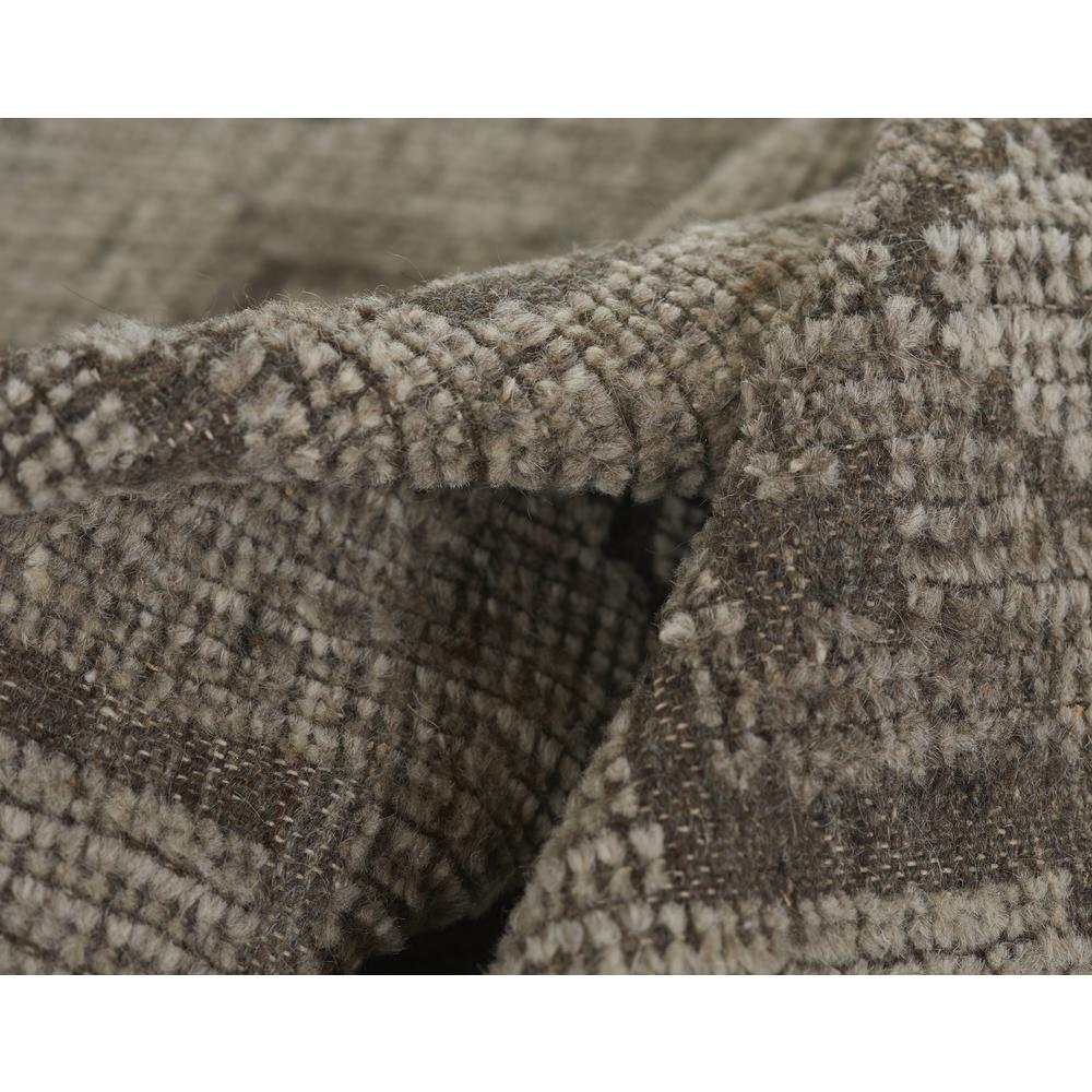 Traditional Rectangle Area Rug, Natural, 3'6" X 5'6". Picture 7