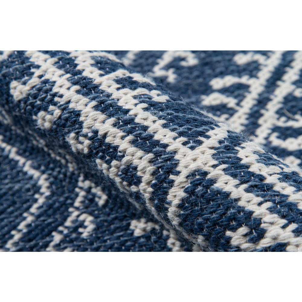 Contemporary Rectangle Area Rug, Navy, 5' X 7'6". Picture 4