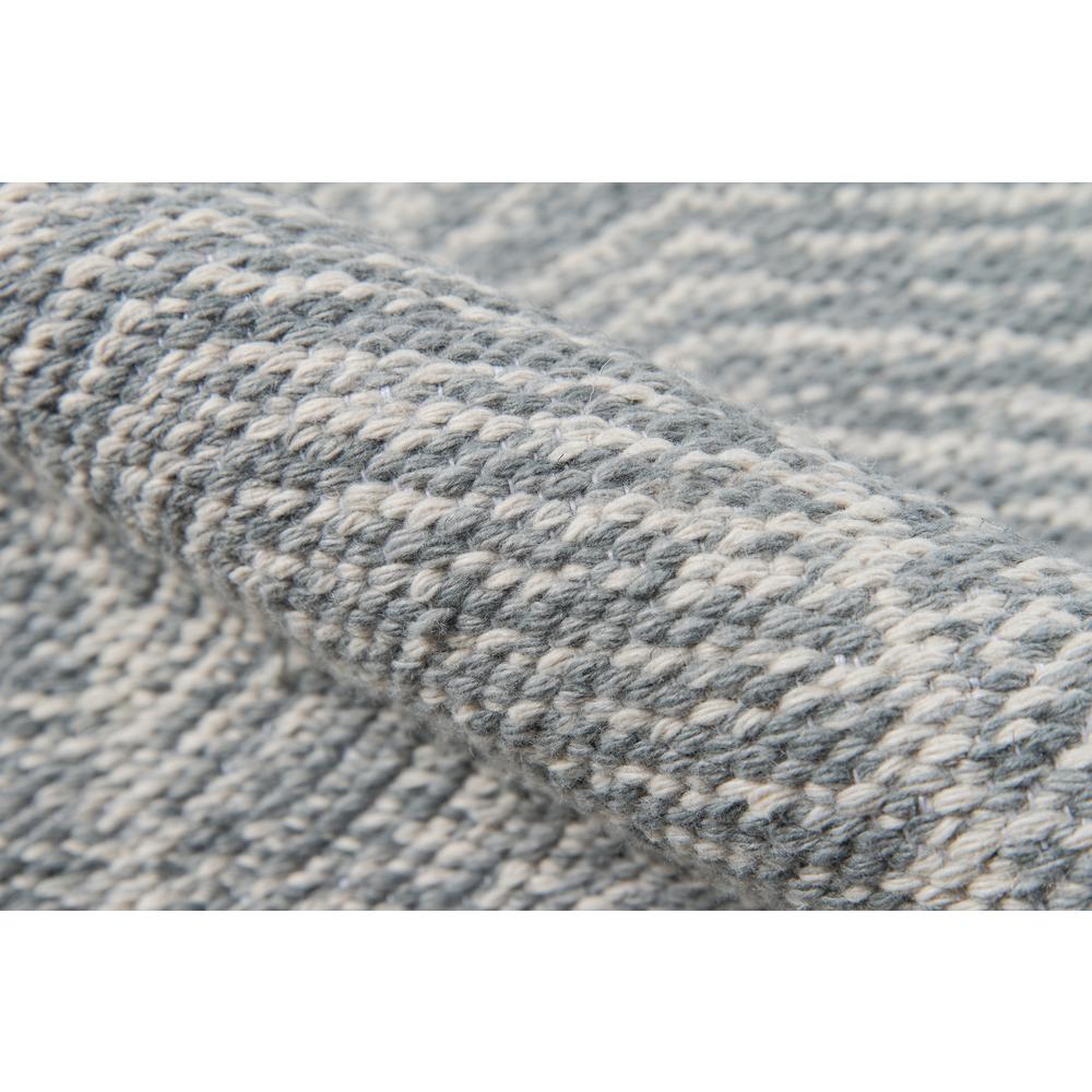 Contemporary Rectangle Area Rug, Grey, 5' X 7'6". Picture 4