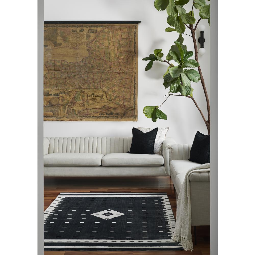 Contemporary Rectangle Area Rug, Black, 5'3" X 7'6". Picture 12