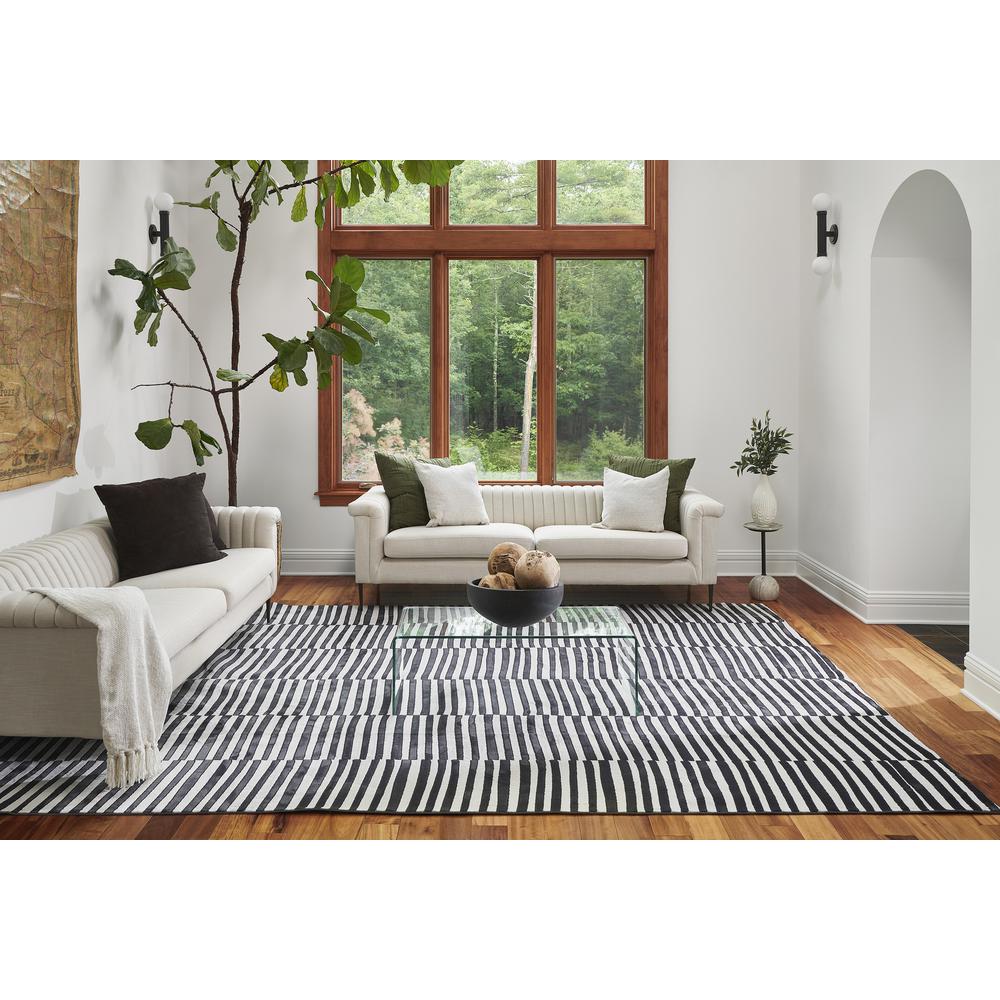 Contemporary Rectangle Area Rug, Black, 5'3" X 7'6". Picture 10