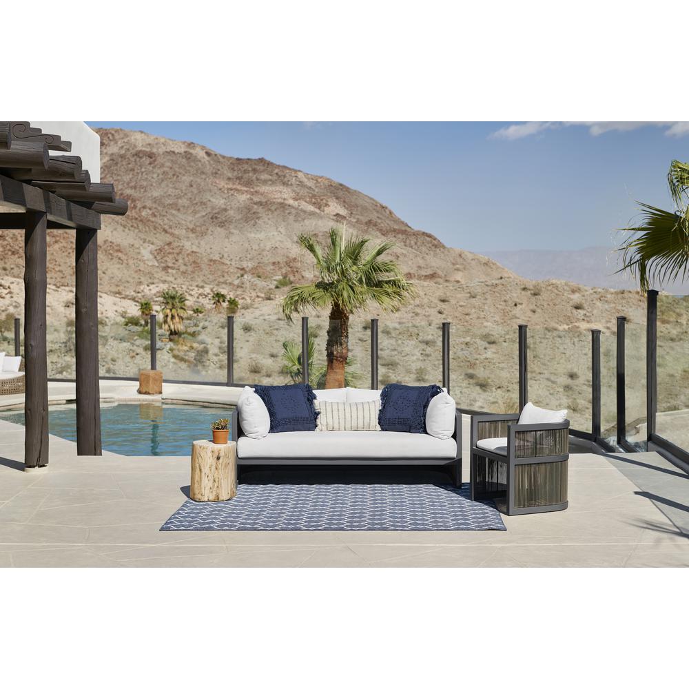 Contemporary Rectangle Area Rug, Denim, 5'3" X 7'6". Picture 9