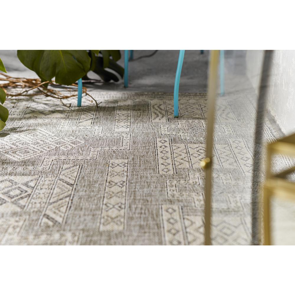 Transitional Rectangle Area Rug, Grey, 5'3" X 7'. Picture 11