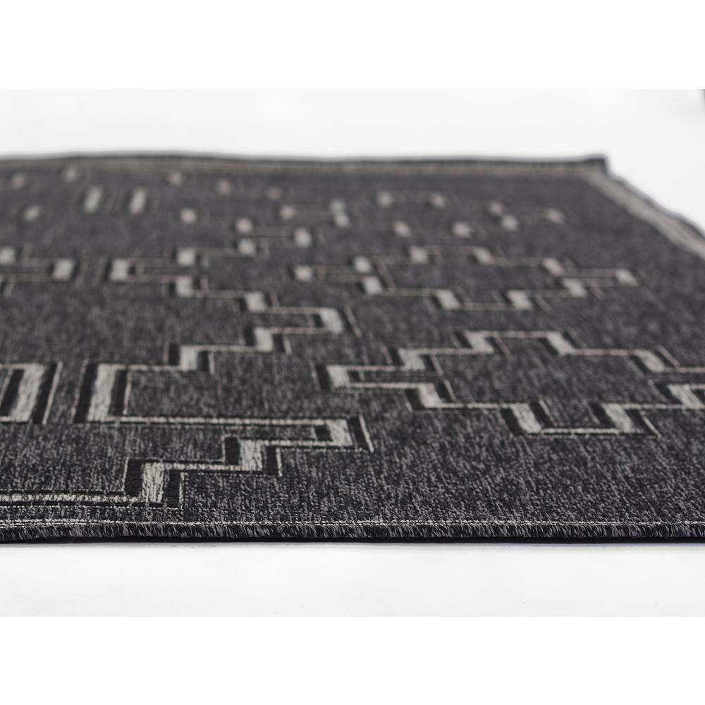 Transitional Rectangle Area Rug, Black, 5'3" X 7'. Picture 3