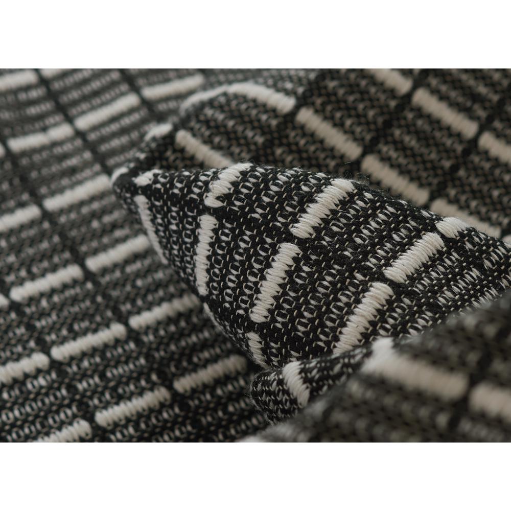 Contemporary Rectangle Area Rug, Black, 5' X 7'6". Picture 7