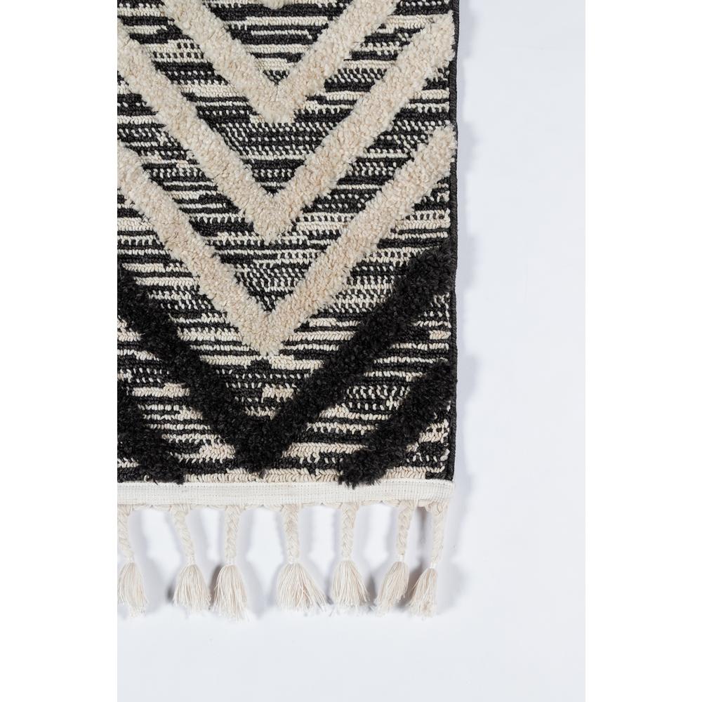 Contemporary Rectangle Area Rug, Black, 5'3" X 7'6". Picture 2