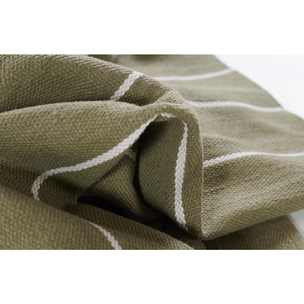 Contemporary Rectangle Area Rug, Green, 5' X 7'6". Picture 8