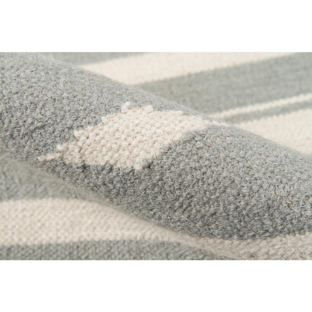 Contemporary Rectangle Area Rug, Grey, 7'6" X 9'6". Picture 4