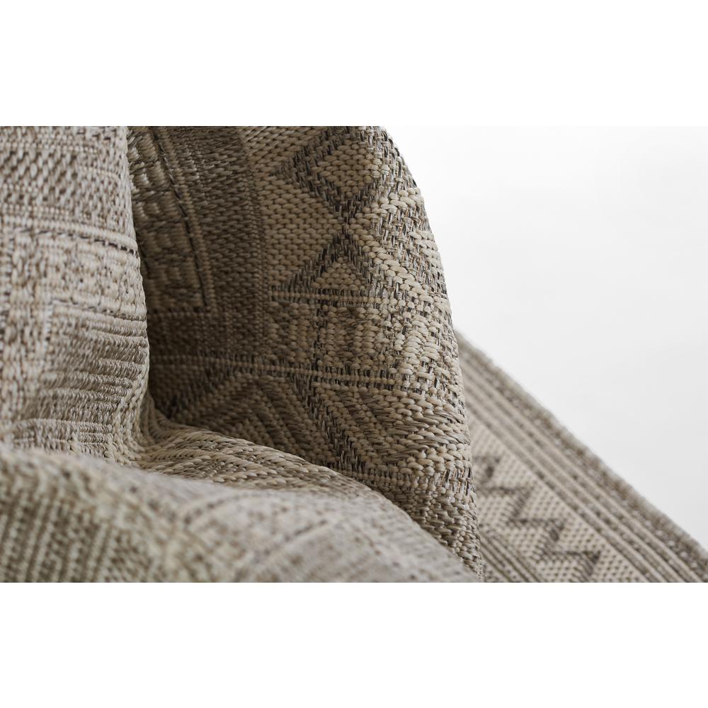 Transitional Rectangle Area Rug, Grey, 2' X 3'. Picture 8