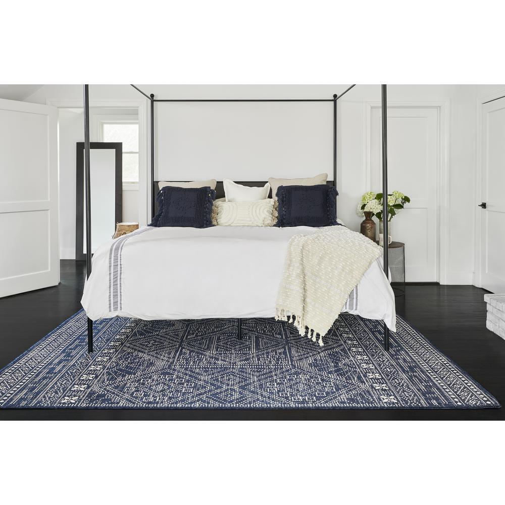 Transitional Rectangle Area Rug, Navy, 2' X 3'. Picture 13