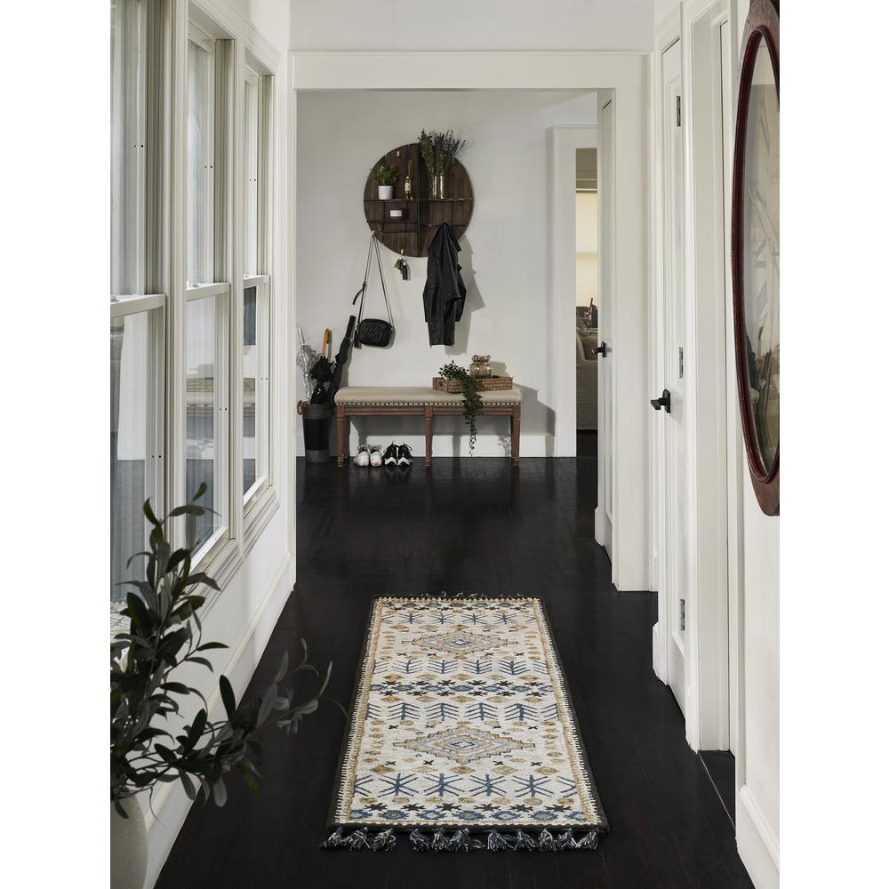 Transitional Rectangle Area Rug, Ivory, 2' X 3'. Picture 8