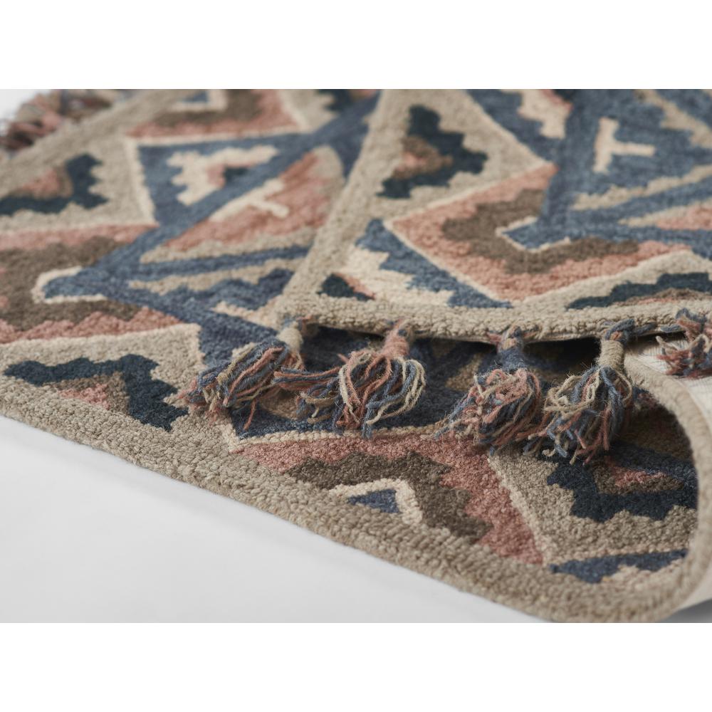 Transitional Rectangle Area Rug, Grey, 2' X 3'. Picture 7