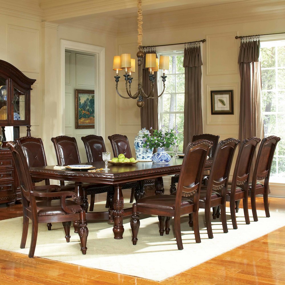 Antoinette 11 pc Set. Picture 5
