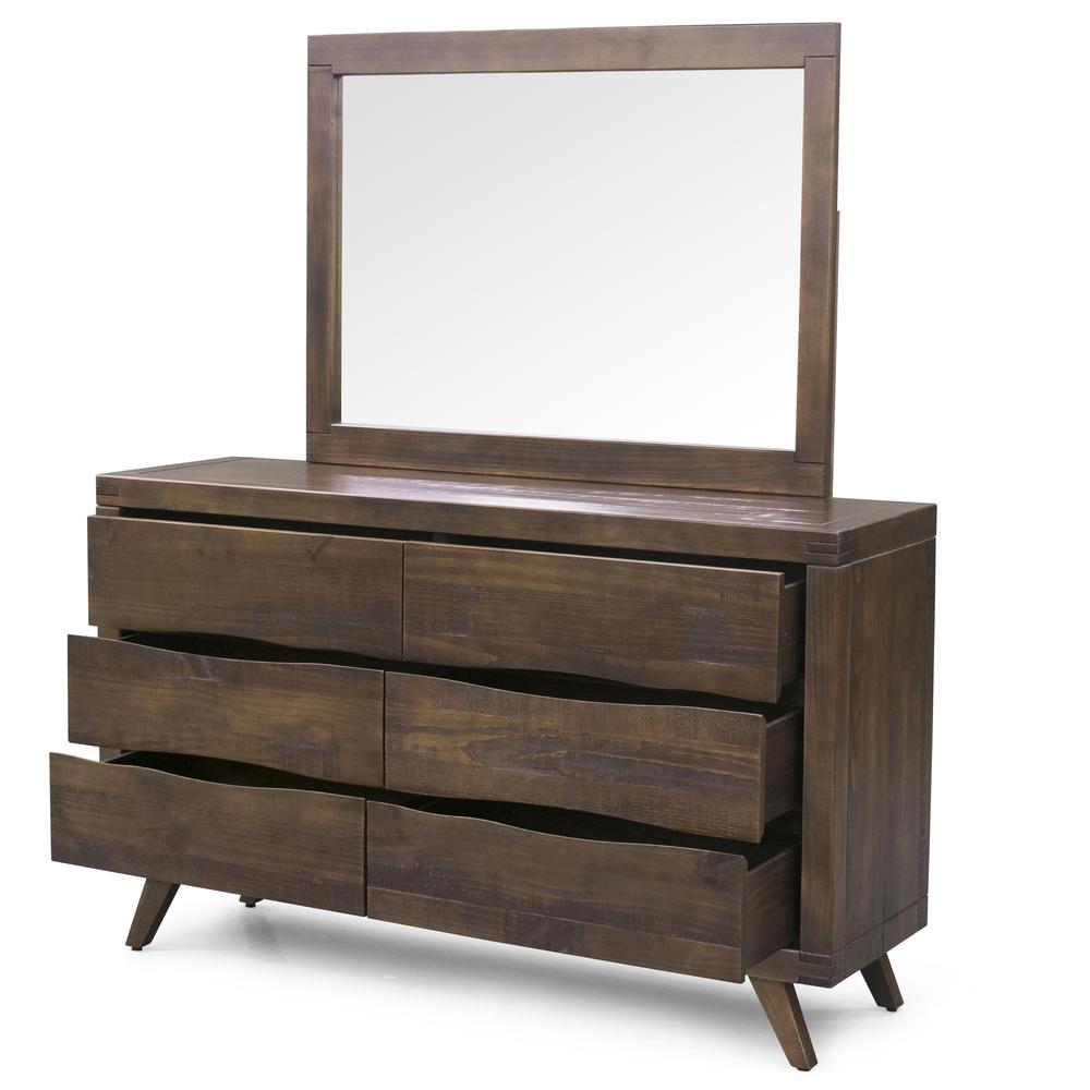 Pasco Dresser & Mirror. Picture 12