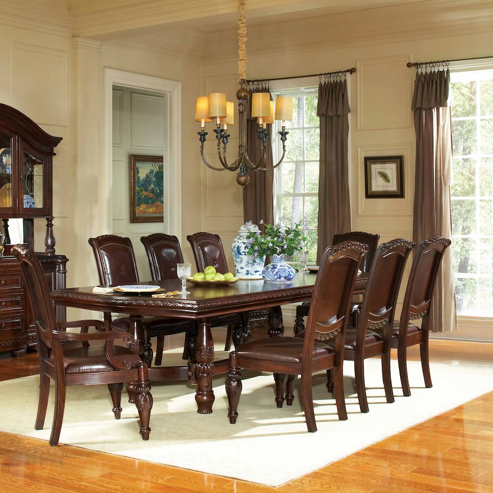 Antoinette 9 pc Set. Picture 5