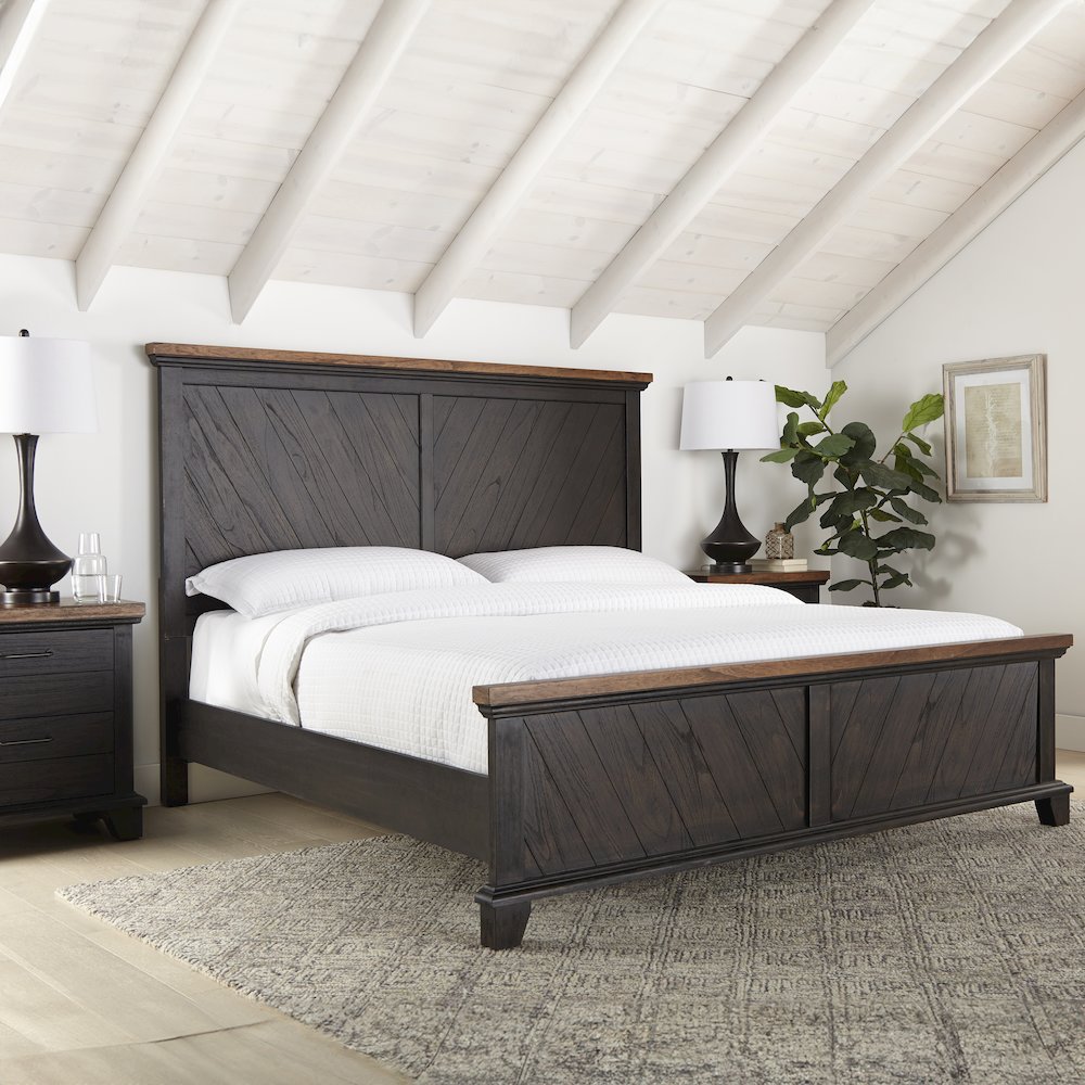 Bear Creek Brown King Bed. Picture 6