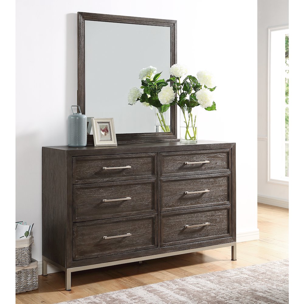 Broomfield Dresser & Mirror. Picture 2