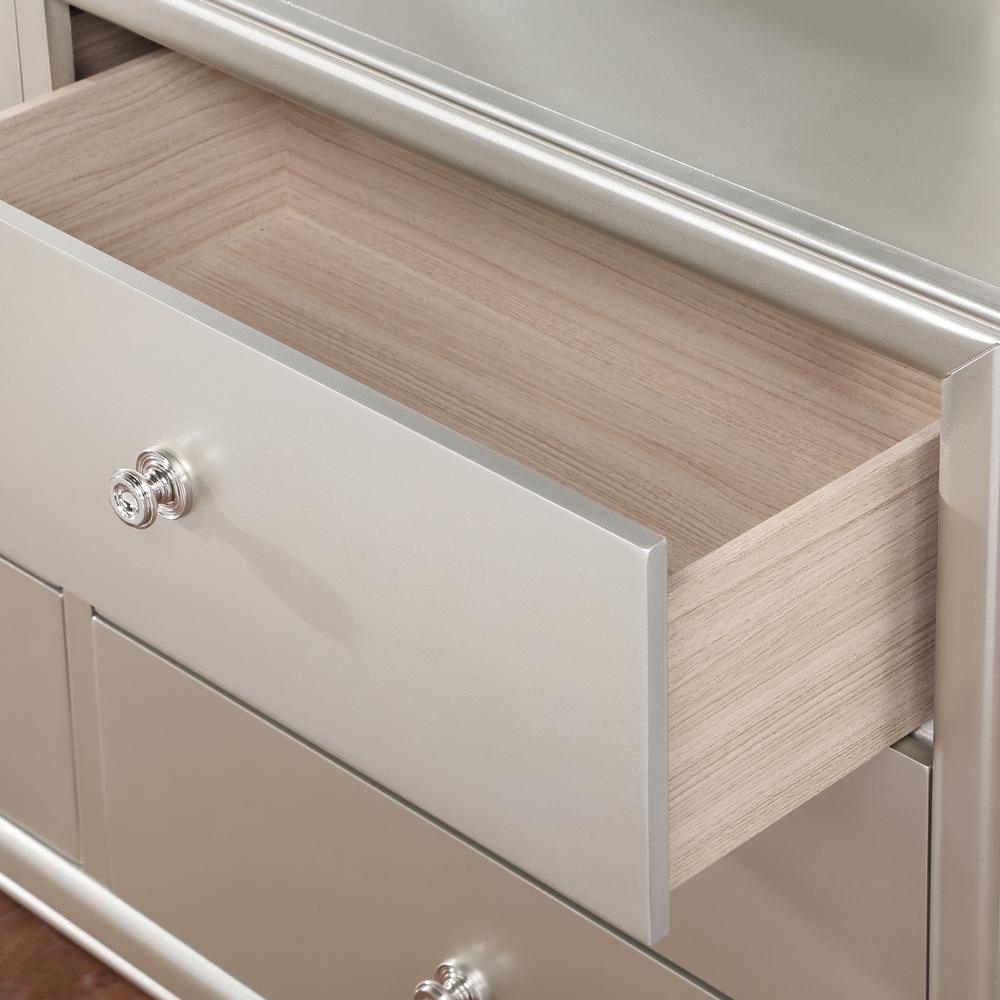 Omni Six Drawer Dresser and Mirror. Picture 4