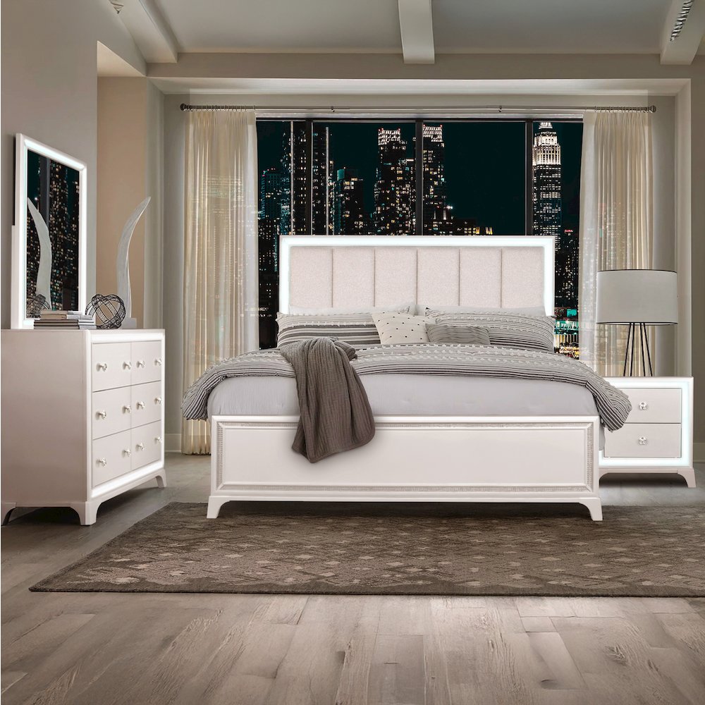 Cassie 4-Piece King Bedroom Set. Picture 5