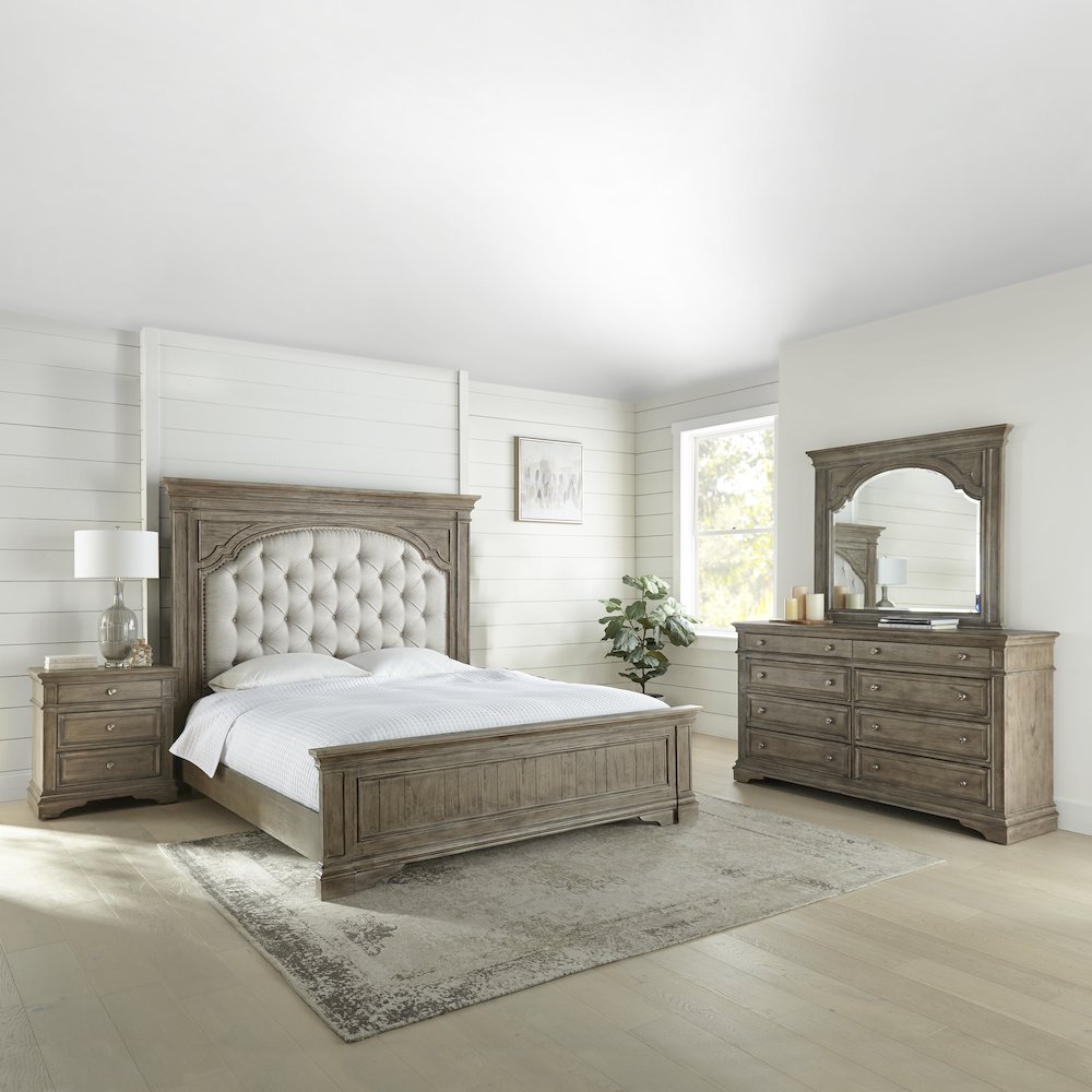 Highland Park King 4PC. Picture 5
