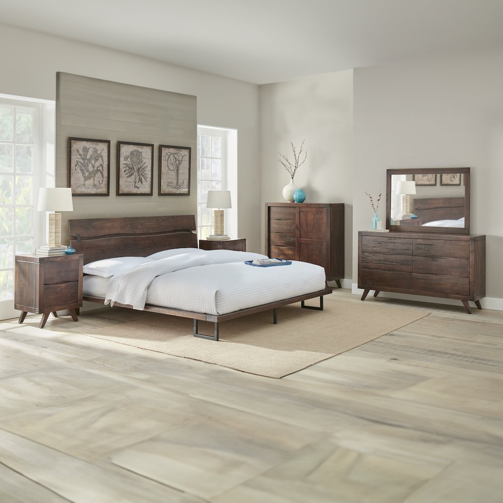 Pasco King Bed. Picture 4