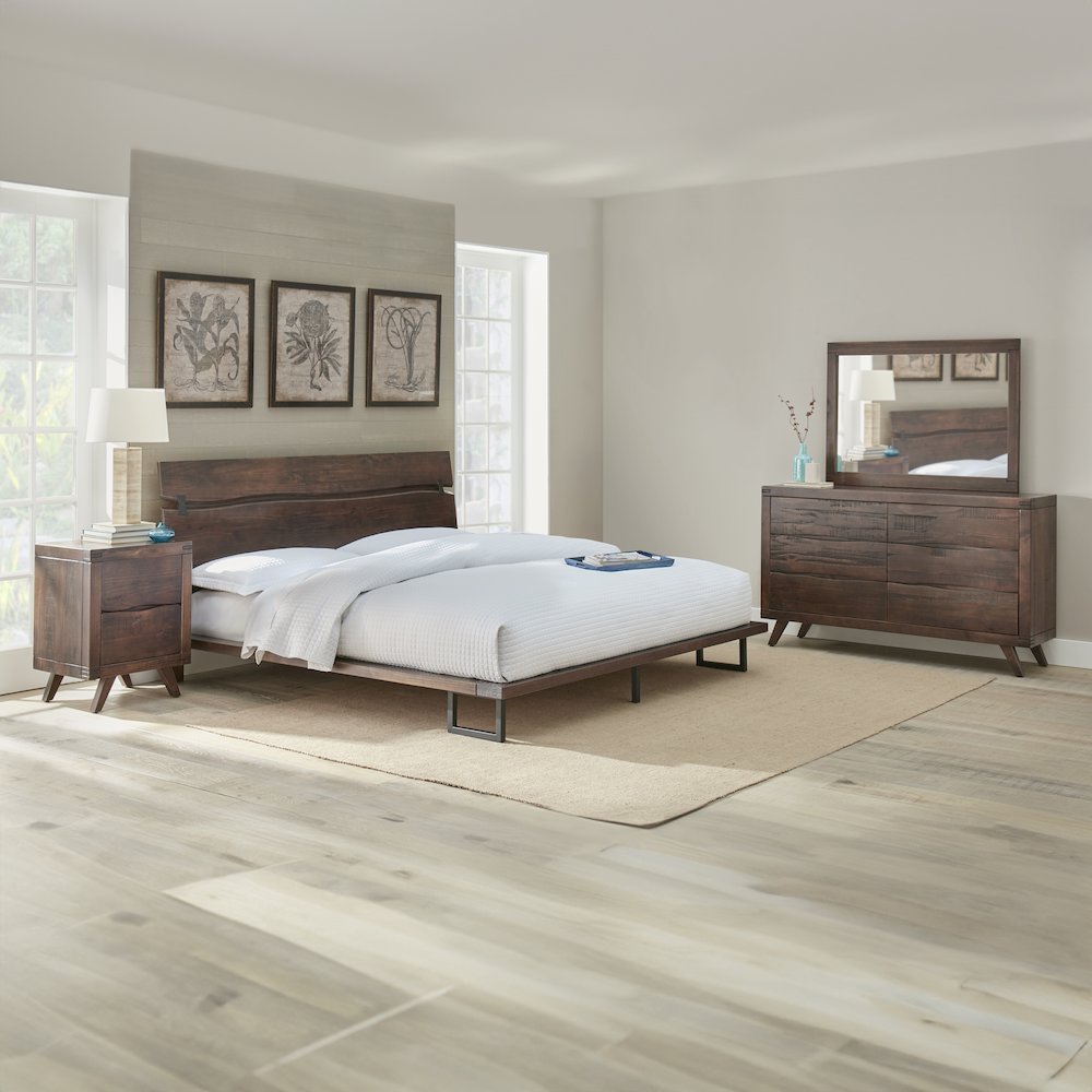 Pasco Queen Bed. Picture 5