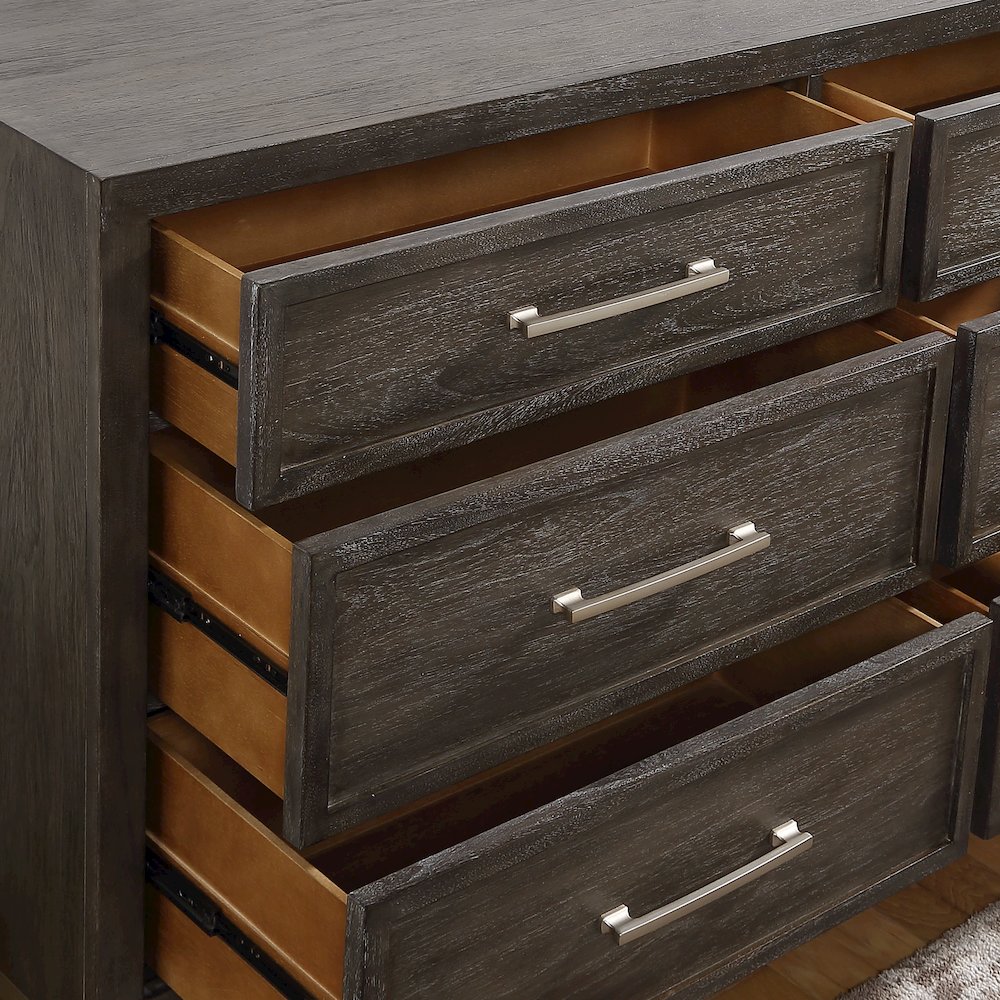 Broomfield 5-Drawer Chest. Picture 4