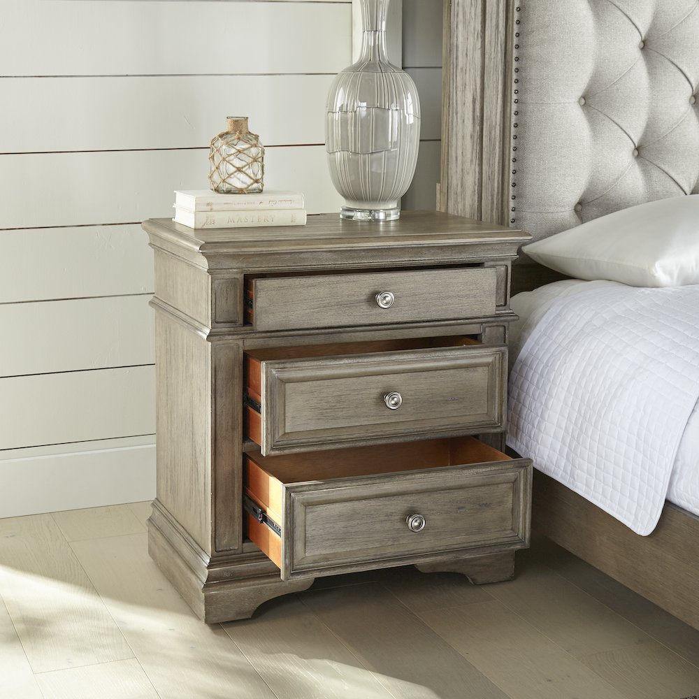 Highland Park King 4PC. Picture 7