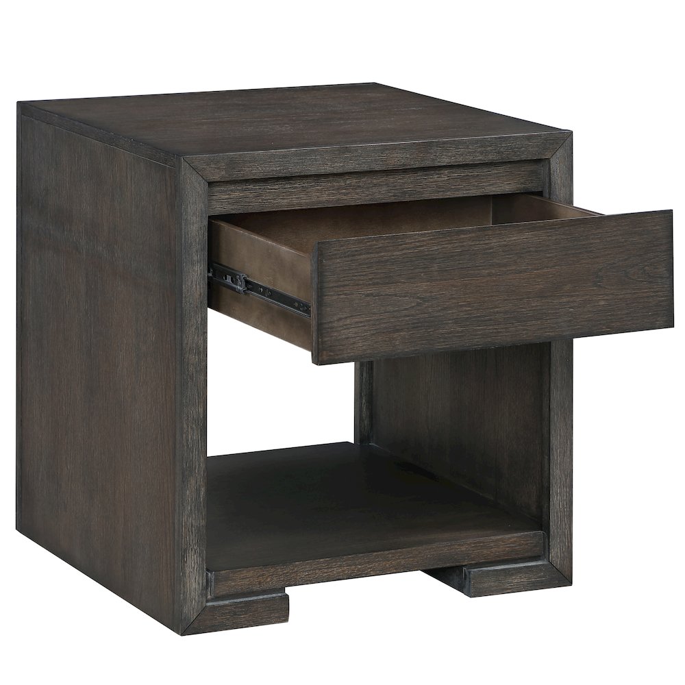 Evan End Table. Picture 2